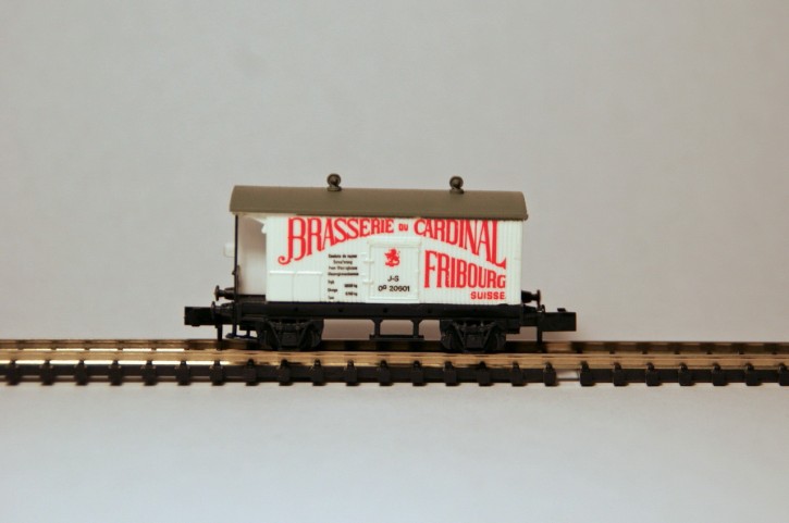 SBB Bierwagen CARDINAL Fribourg mit Bremserhaus SBB Bierwagen CARDINAL Fribourg mit Bremserhaus