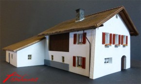 Bauernhaus mit Stall Fertigmodell (H0)