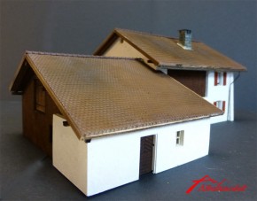 Bauernhaus mit Stall Fertigmodell (H0)